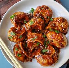 Momo Chilli (8 Pcs)