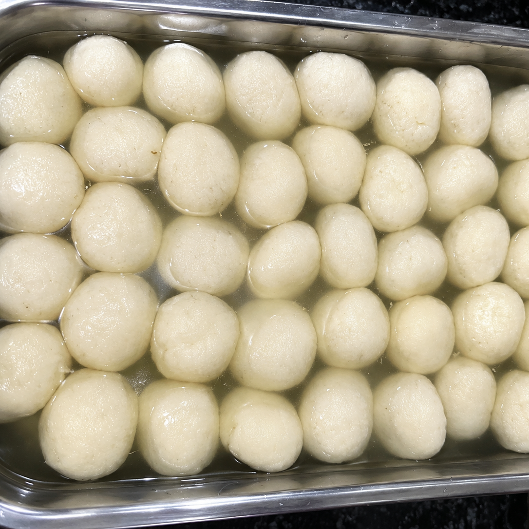 White Rasgulla